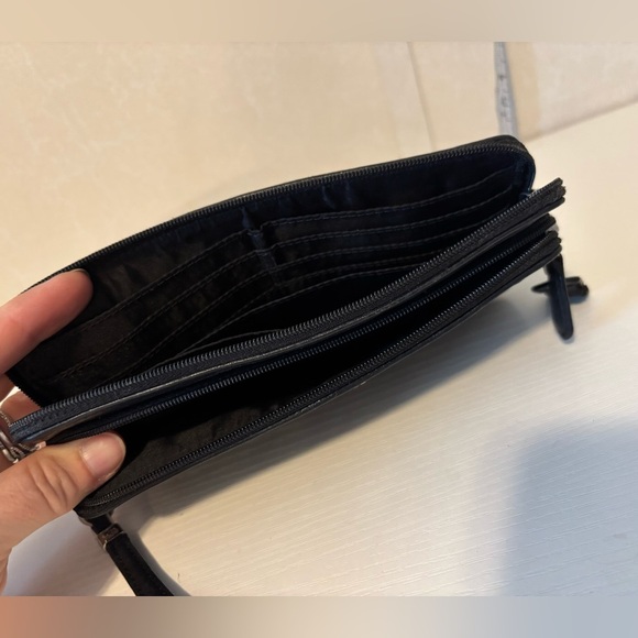 Coach | Black and Brown | Wristlet - Picture 4 of 7